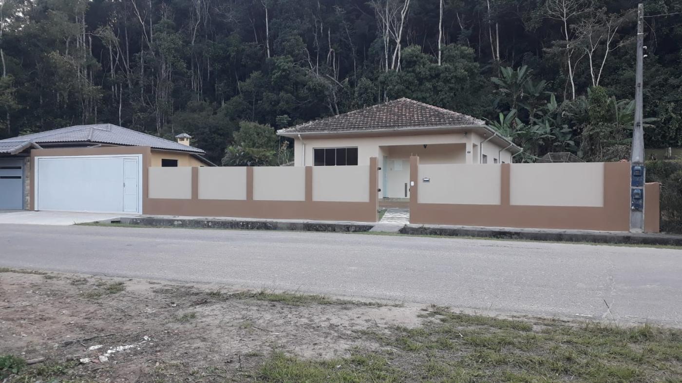 Casa à venda com 3 quartos, 890m² - Foto 1