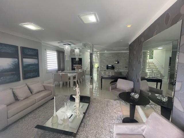 Casa à venda com 4 quartos, 553m² - Foto 2
