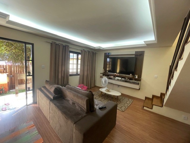Casa à venda com 4 quartos, 235m² - Foto 3