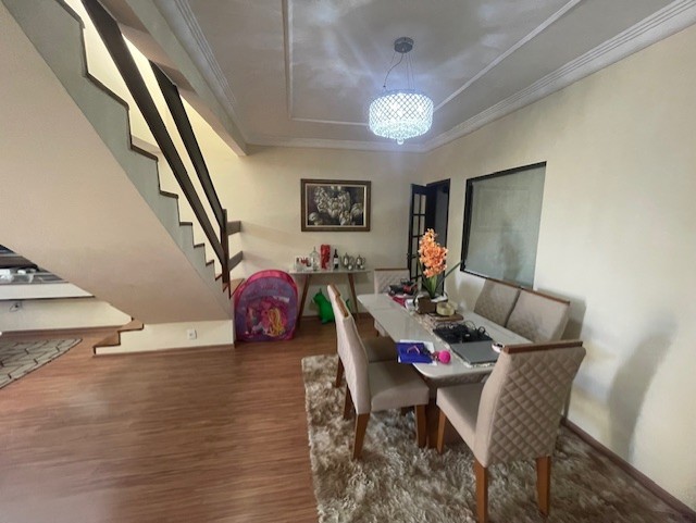 Casa à venda com 4 quartos, 235m² - Foto 4