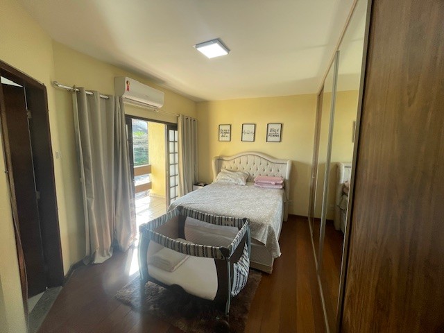 Casa à venda com 4 quartos, 235m² - Foto 7