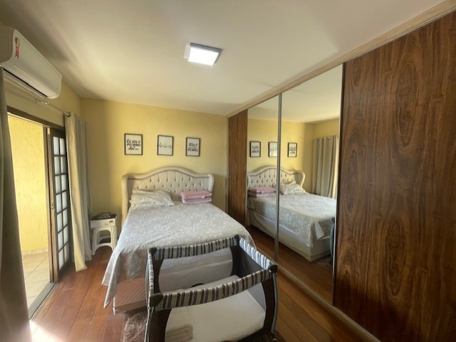 Casa à venda com 4 quartos, 235m² - Foto 8
