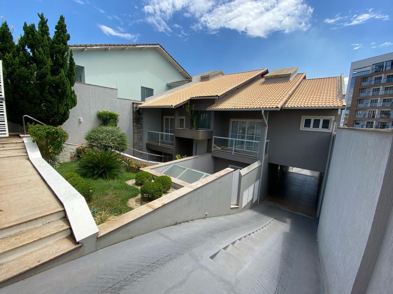 Casa à venda com 4 quartos, 651m² - Foto 4