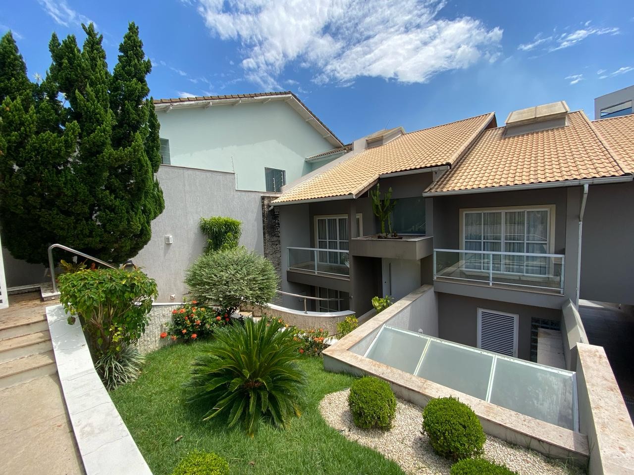 Casa à venda com 4 quartos, 651m² - Foto 3
