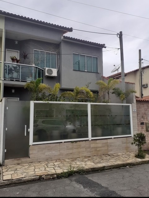 Casa à venda com 3 quartos, 94m² - Foto 1