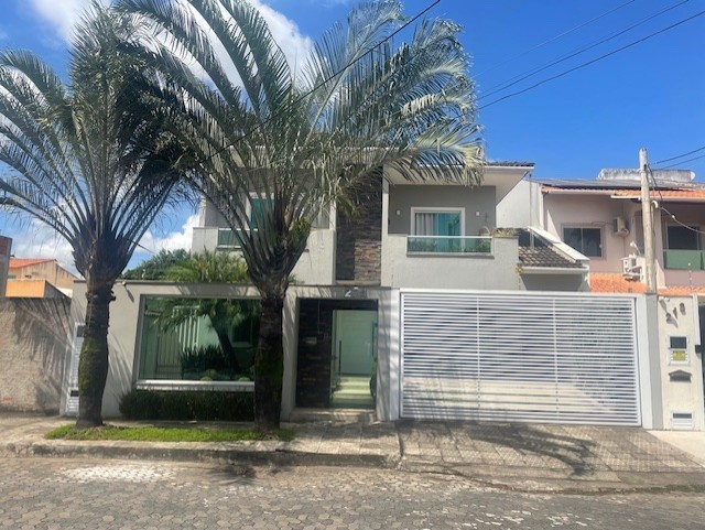 Casa à venda com 4 quartos, 352m² - Foto 2