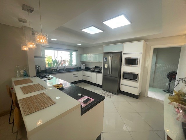 Casa à venda com 4 quartos, 352m² - Foto 7