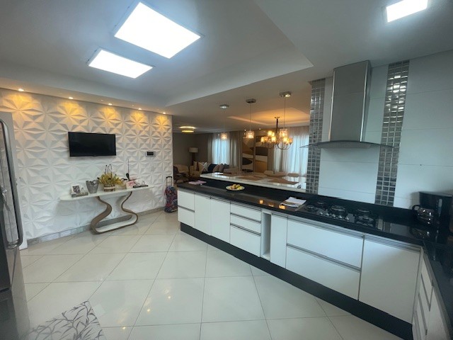 Casa à venda com 4 quartos, 352m² - Foto 9