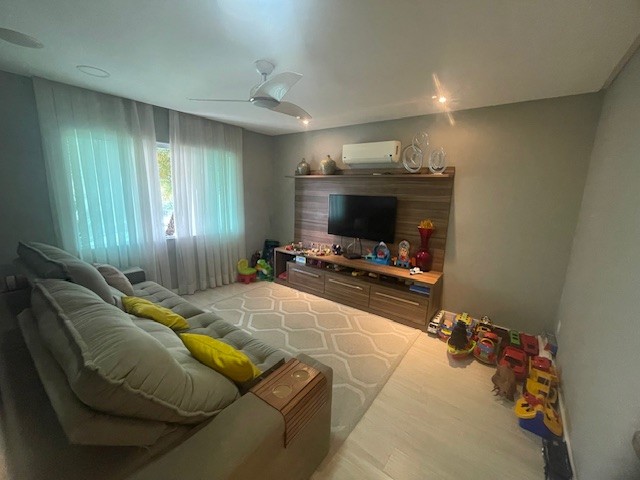 Casa à venda com 4 quartos, 352m² - Foto 12