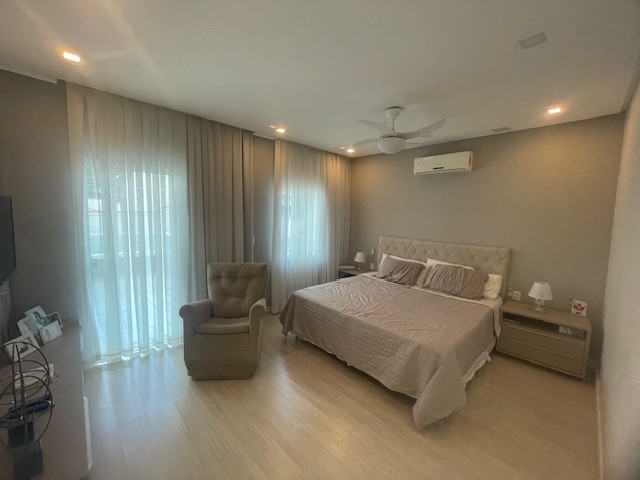 Casa à venda com 4 quartos, 352m² - Foto 14