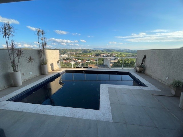 Casa à venda com 4 quartos, 173m² - Foto 1